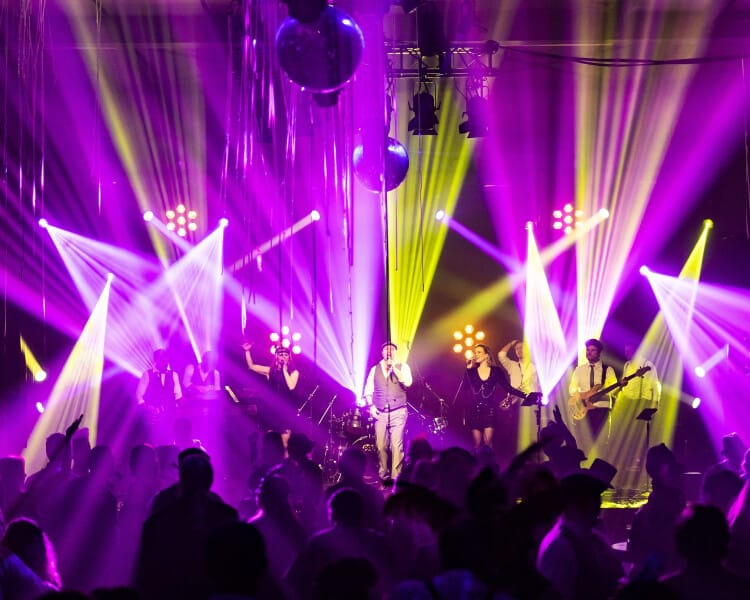After-Work-Momente, die Berlin bewegen, als Teamevent und exklusiv für geschlossene Guppen für 20 bis 120 Personen in der Eventlocation Vivont Berlin