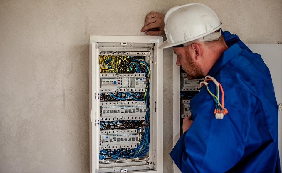 Prüfung ortsfester elektrischer Anlagen in Krankenhäusern und Pflegeeinrichtungen