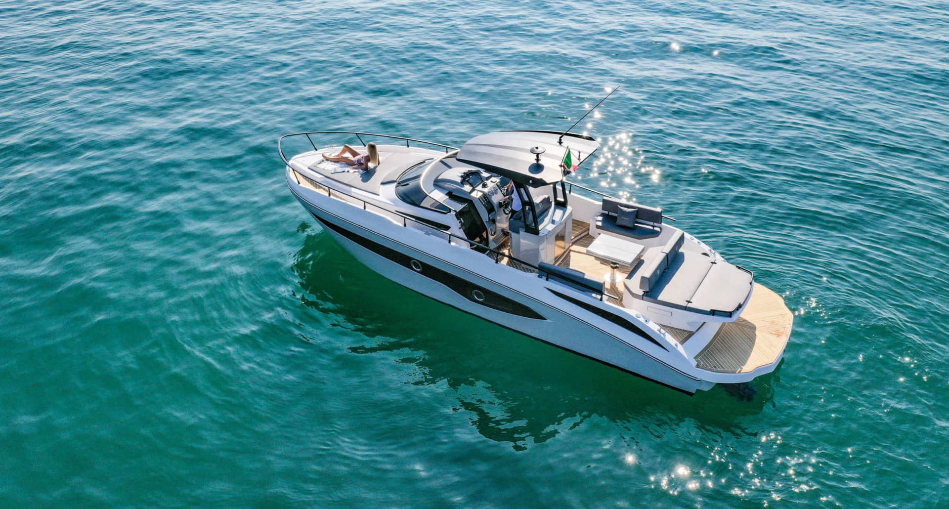 Warum Boot Mieten der perfekte Weg ist, dem Alltag zu entfliehen